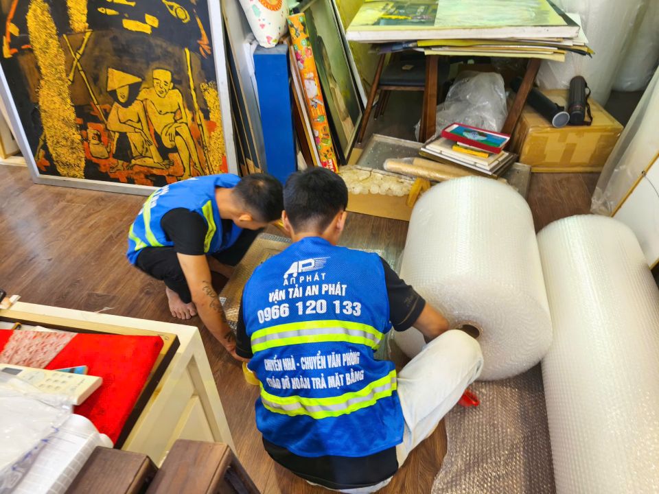 Dịch vụ đ&oacute;ng g&oacute;i tranh