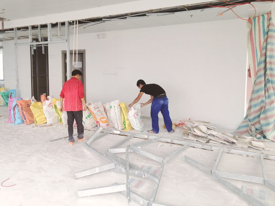 Đ&oacute;ng g&oacute;i thạch cao v&agrave;o bao dễ d&agrave;ng vận chuyển