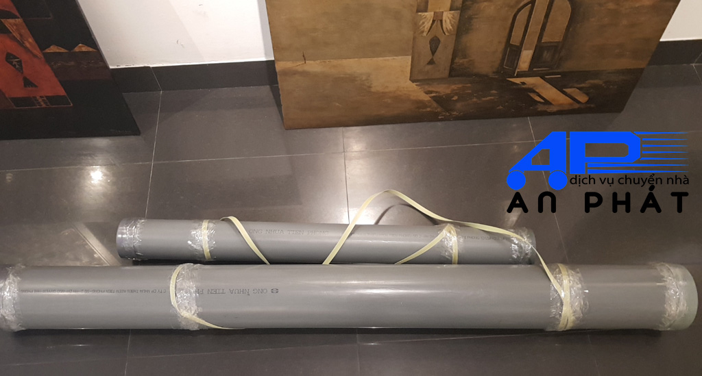 Đ&oacute;ng g&oacute;i tranh bằng ống nhựa PE