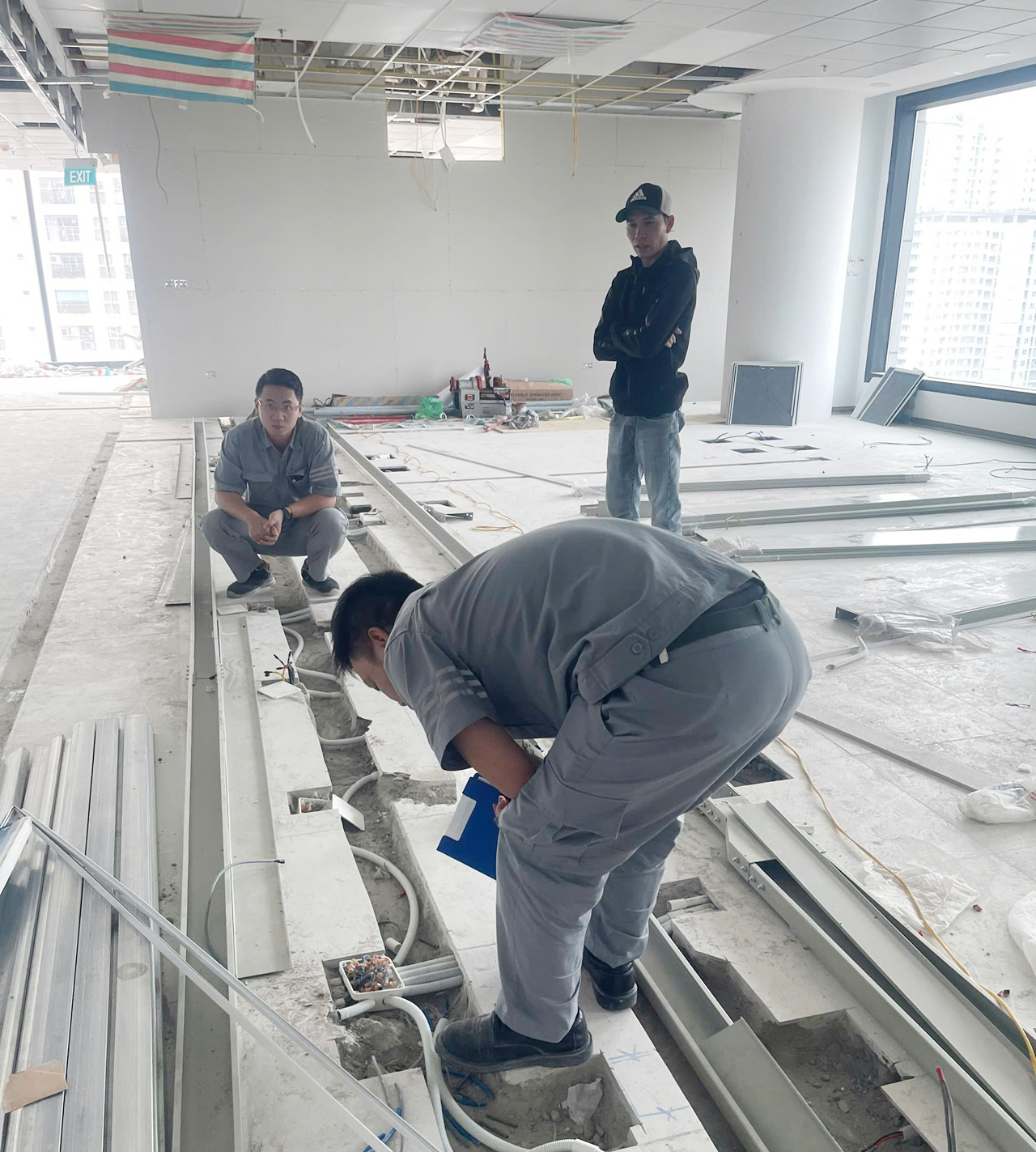 Kiểm tra gi&aacute;m s&aacute;t thi c&ocirc;ng ho&agrave;n trả mặt bằng văn ph&ograve;ng