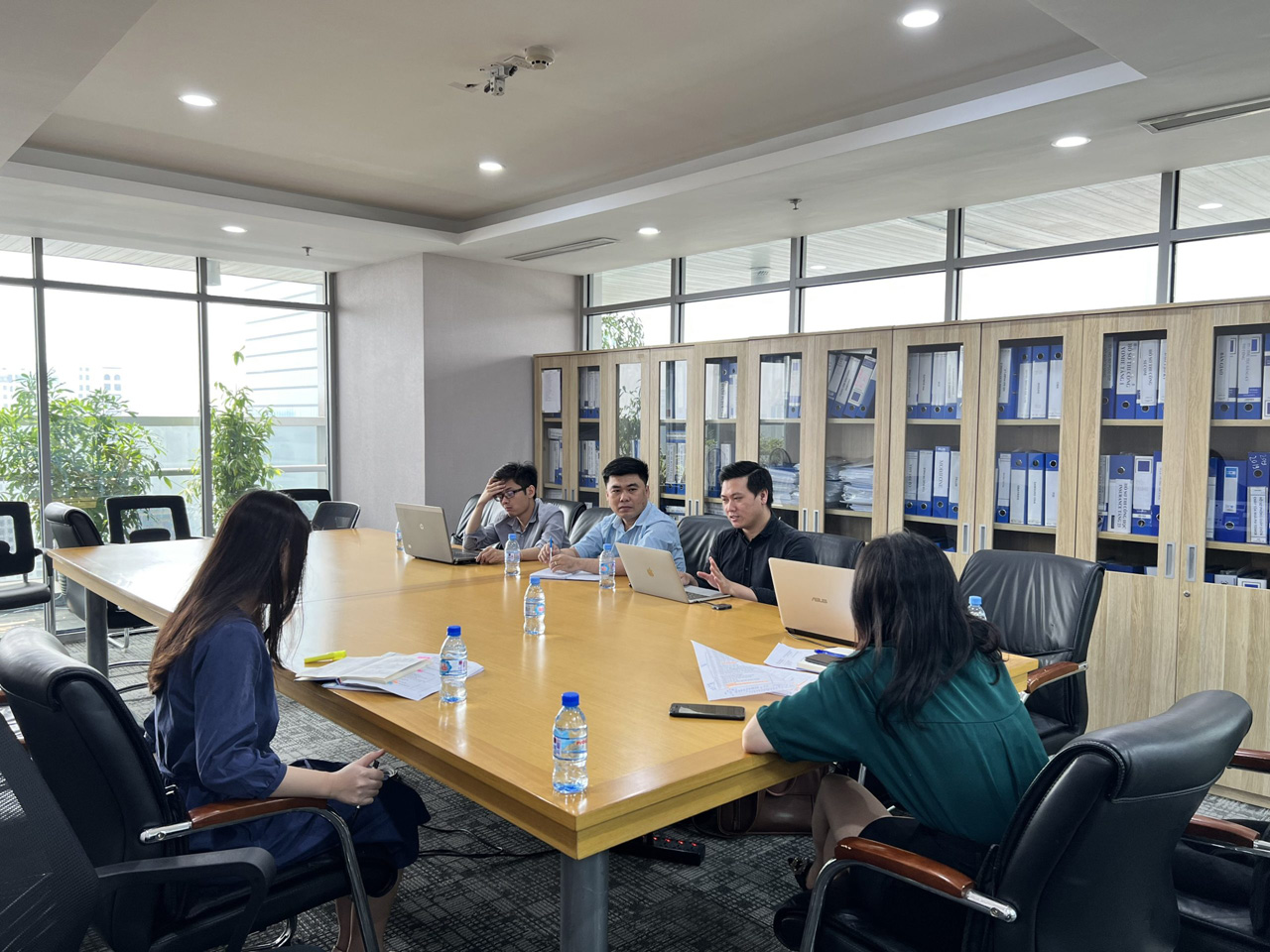 L&agrave;m bi&ecirc;n bản b&agrave;n giao mặt bằng v&agrave; kết th&uacute;c hợp đồng thu&ecirc;