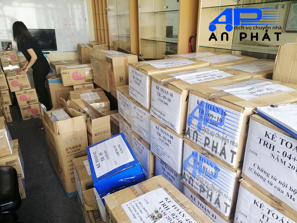 Mẹo khi sử dụng th&ugrave;ng carton đ&oacute;ng g&oacute;i đồ đạc