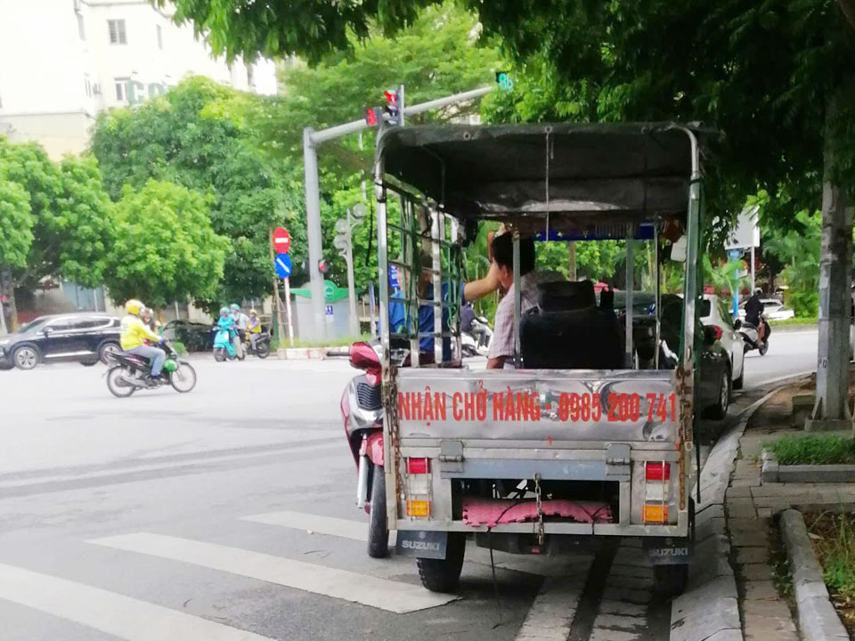 Thu&ecirc; xe ba g&aacute;c Cầu Giấy